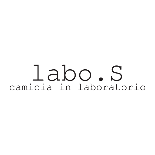 labo.S camicia in laboratorio